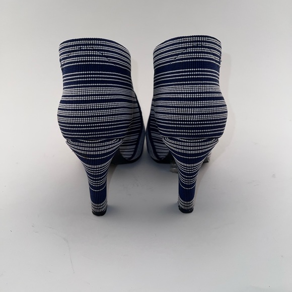 *Like New* United Nude Fold Hi Elastic Ankle Booties in Navy/White, Size 38/8 - Picture 3 of 6